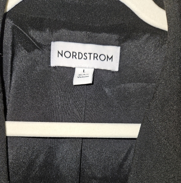 Nordstrom Two-Button Black Blazer, Size Large, NWOT - Picture 3 of 8